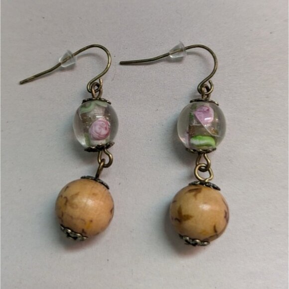 Vintage glass rose and wooded Earrings - Picture 1 of 4
